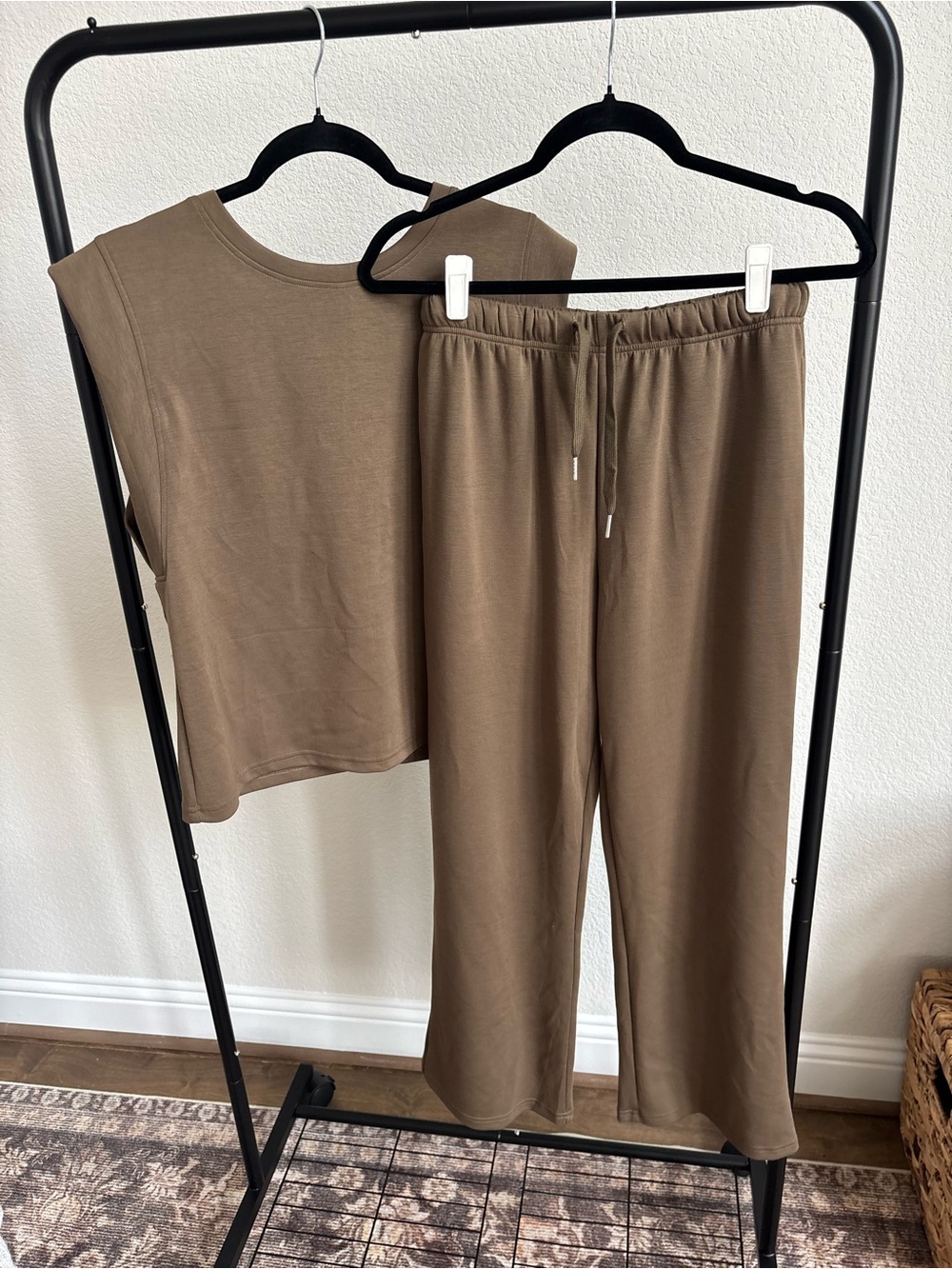 Women's Sage Lounge Pants & Shirt Set - Casual Comfort